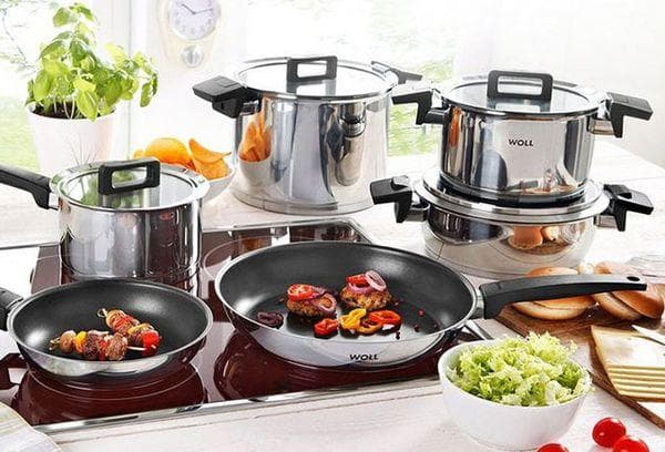 Ensemble de casseroles