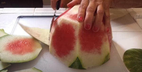 Un moyen facile de couper la pastèque 3
