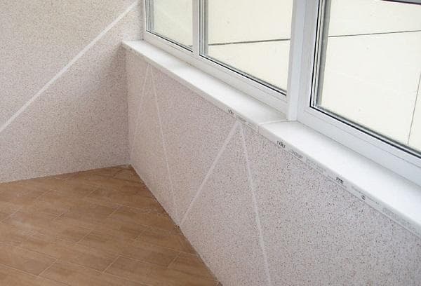 Du plâtre sur le balcon