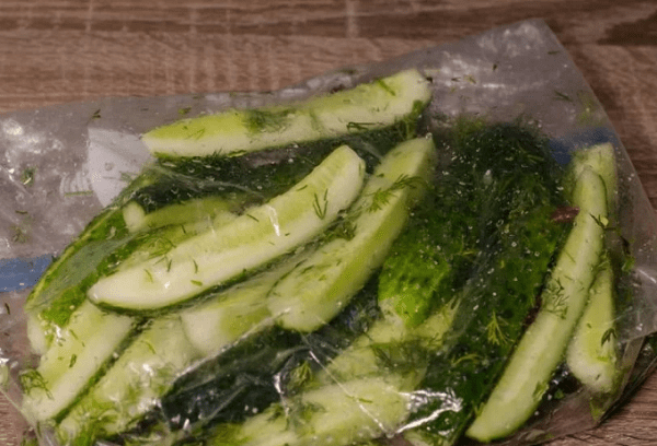 Concombres légèrement salés en 1 heure