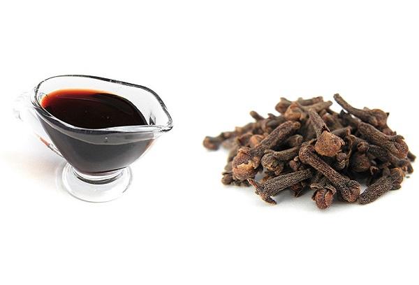 Sauce grenade et clou de girofle