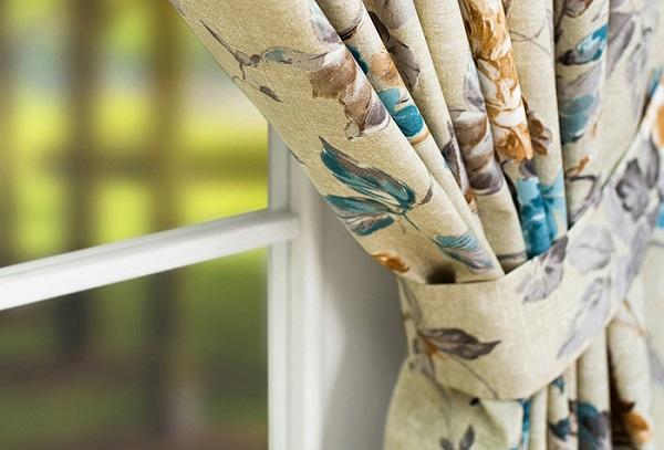 Rideaux textiles traditionnels