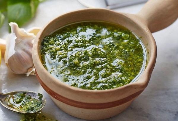 Sauce pesto épicée à l'origan