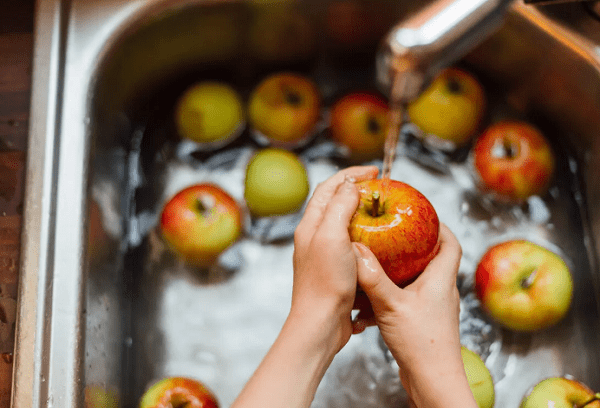 Laver les pommes