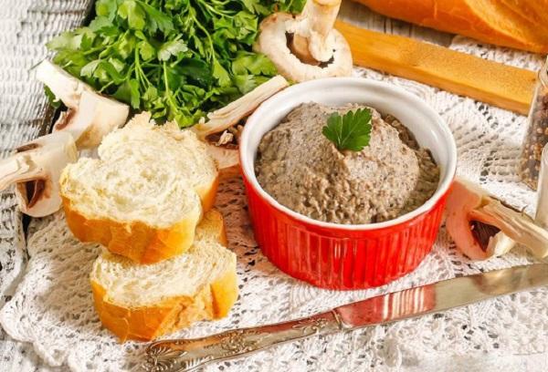 Pâté de fromage de soja aux champignons et herbes