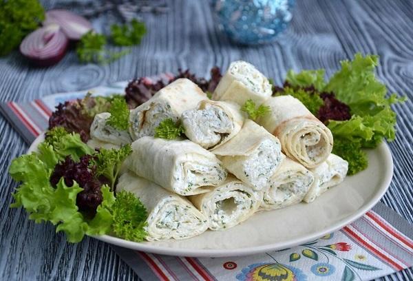 Rouleaux au fromage cottage et aux herbes