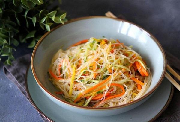 Plat coréen Funchoza