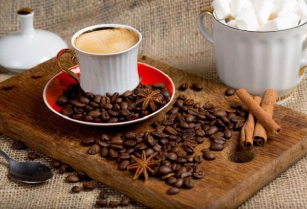 épices et herbes pour le café