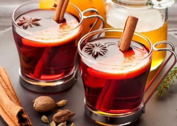 Vin chaud au miel et aux épices