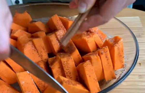 Cuire des tranches de citrouille