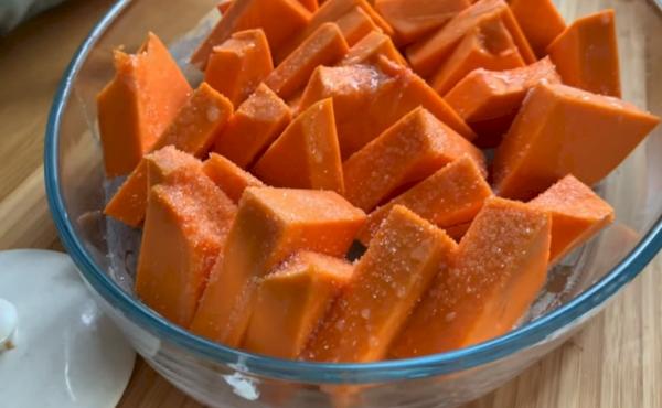 Citrouille sucrée cuite au four - ma grand-mère m'a appris à la cuisiner pour qu'elle soit plus savoureuse et plus saine que les bonbons