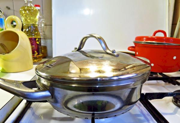 Casserole sur la cuisinière