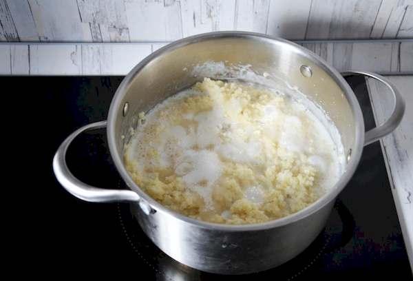 Millet d'un sac avec du lait 2