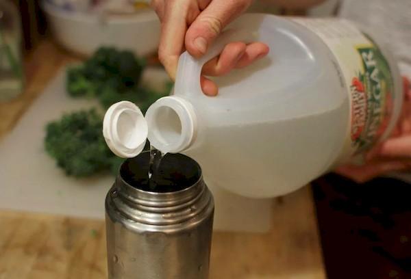 Nettoyer un thermos avec du vinaigre