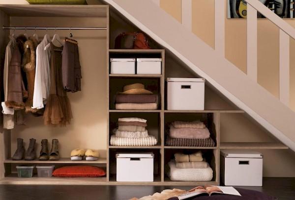 Cintre au sol pour ranger les chaussures