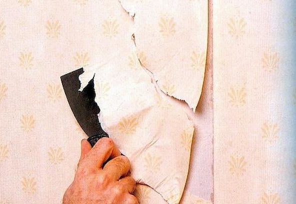 Enlever le vieux papier peint des murs