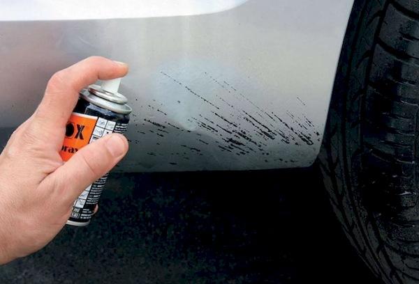 Remède contre les taches de bitume