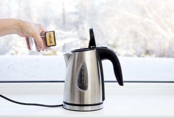 Éliminer les odeurs dans une bouilloire avec du vinaigre