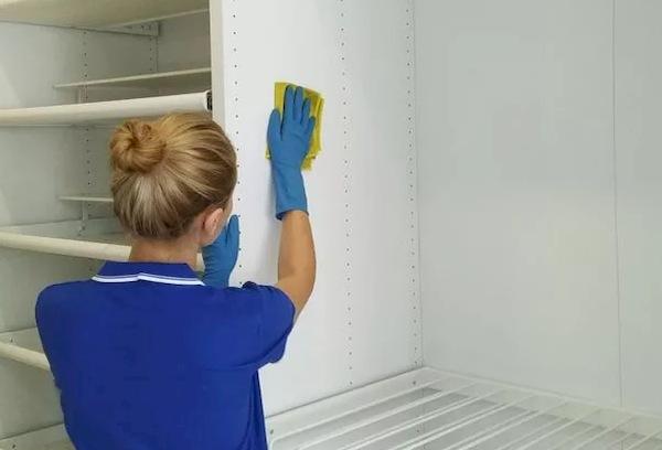 Se débarrasser des odeurs dans le placard