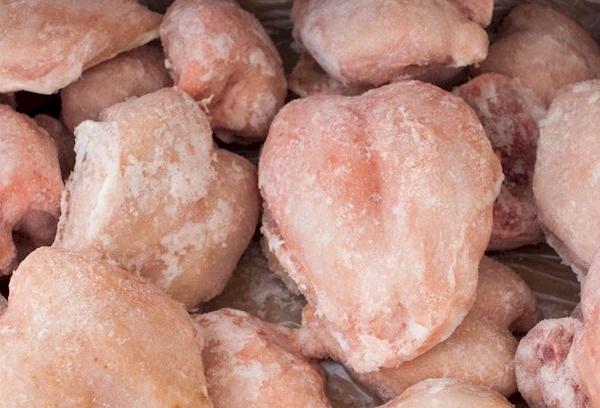 Poitrines de poulet surgelées