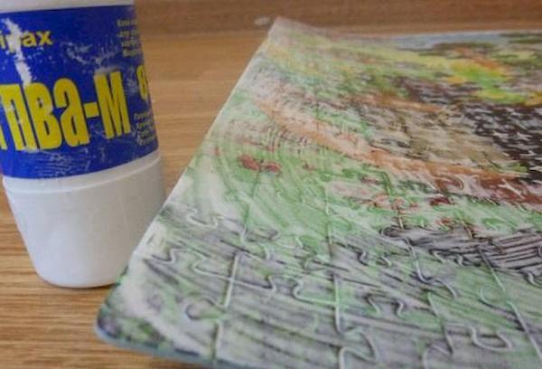 Images de puzzle collées avec de la colle PVA
