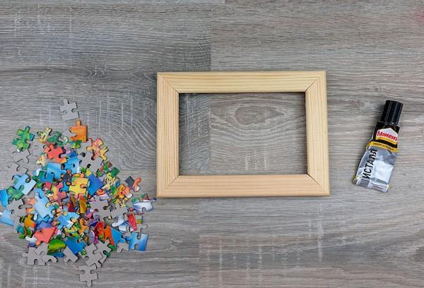 Coller des puzzles dans un cadre