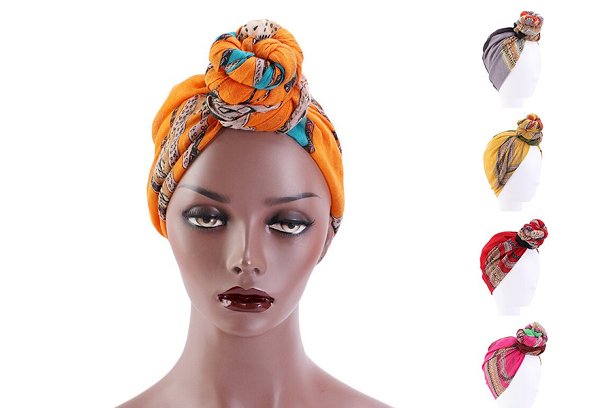 Turban avec un noeud sur le front