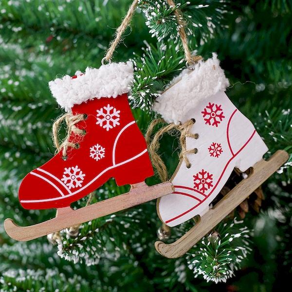 Jouets de décorations d'arbre de Noël à partir de petits traîneaux et skis décoratifs 1