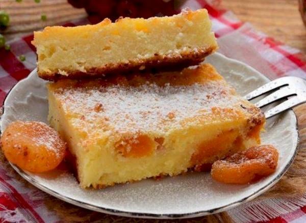 Casserole de caillé aux abricots secs.