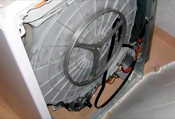 La courroie d'entraînement est cassée