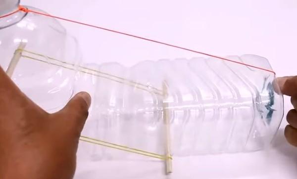 Piège à souris d'une bouteille - méthode 3