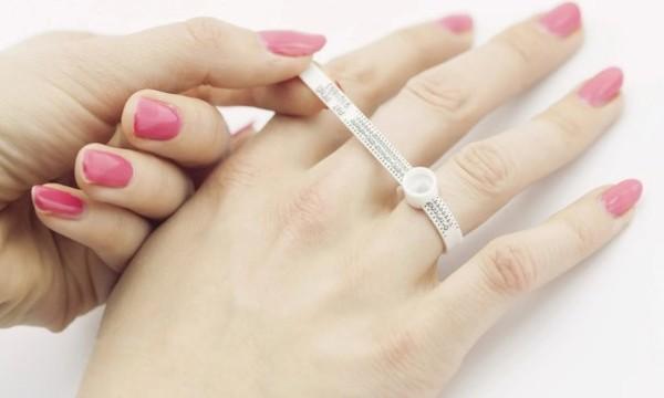 Jauge à doigt en plastique