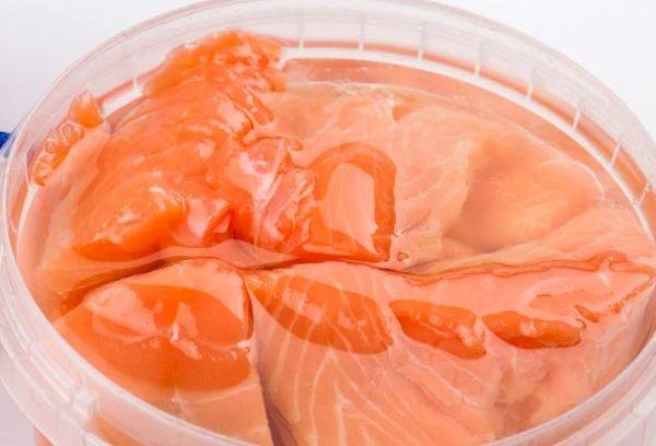 Conserver le poisson rouge dans l'huile