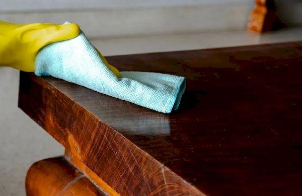 Nettoyage de meubles