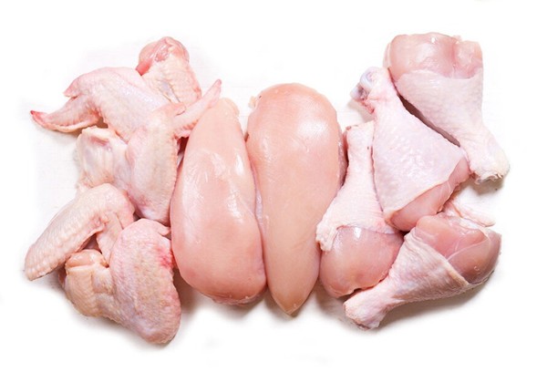 Nettoyer les carcasses de volailles