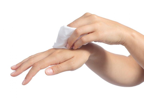 Nettoyer la peinture avec de l'alcool