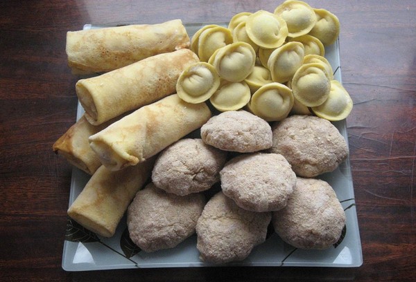 Produits semi-finis farcis à la viande