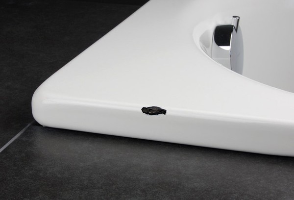 Éclat sur la baignoire