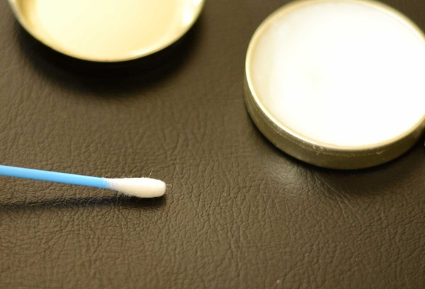 Cire pour enlever les rayures