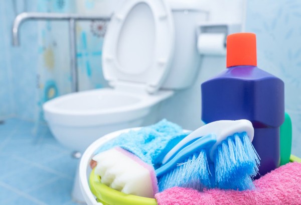 Nettoyer les toilettes