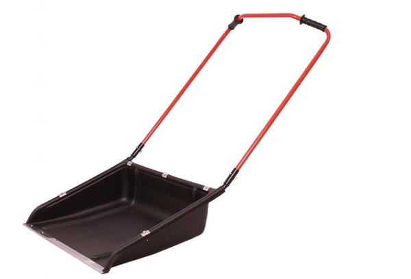 Grattoir avec patins pour le déneigement